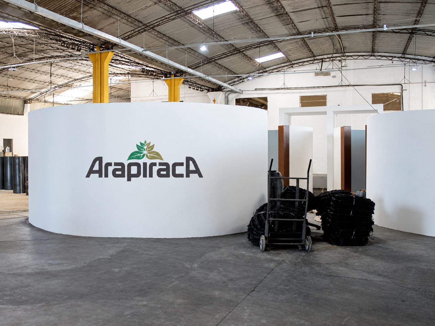 Ambiente interno da operação com a marca Arapiraca